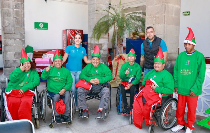 Capacitan a Participantes en Empleo Temporal de Villa Navideña (1)