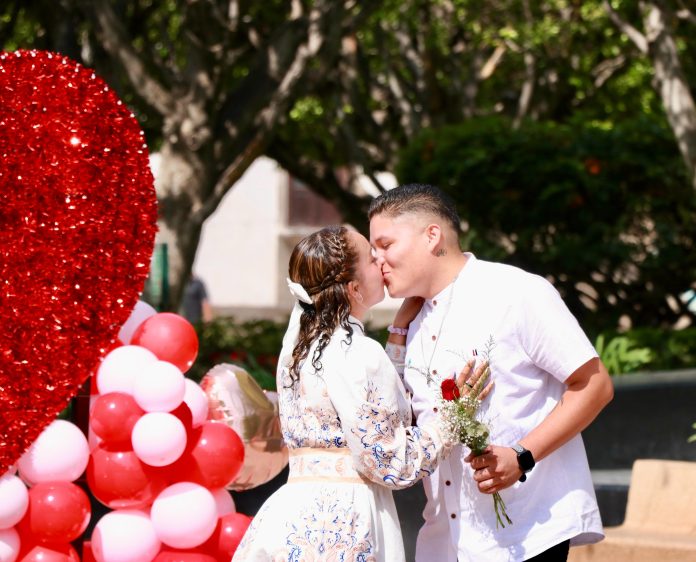 Celebran en San Valentín Matrimonio de 50 Parejas (1)