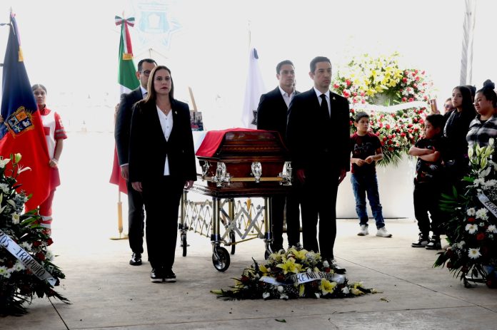 Despiden como Héroe a Fabián Rodríguez Cisneros Bombero de Irapuato (1)