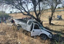 La Coordinación Municipal de Protección Civil y Bomberos de Irapuato atienden reporte de volcadura